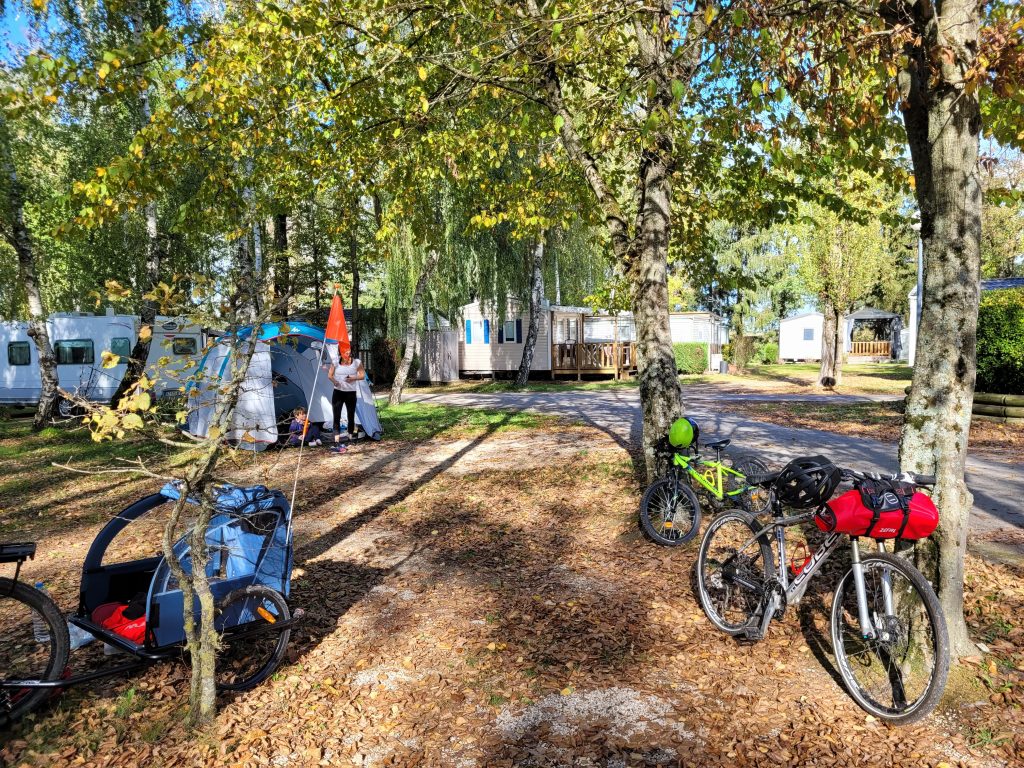 tour du lac du der à vélo camping cornée